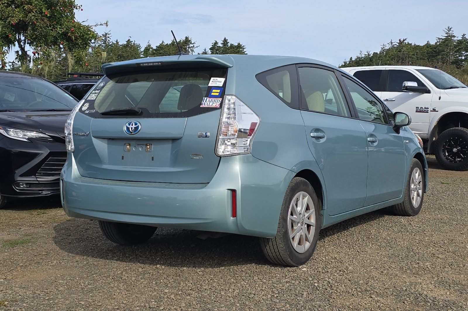 Used 2014 Toyota Prius V Three FWD image 5