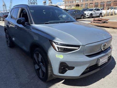Used 2023 Volvo XC40 Recharge Ultimate w/ Protection Package Premier AWD/4WD image 7