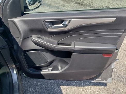 Used 2021 Ford Escape SEL w/ Technology Package image 17