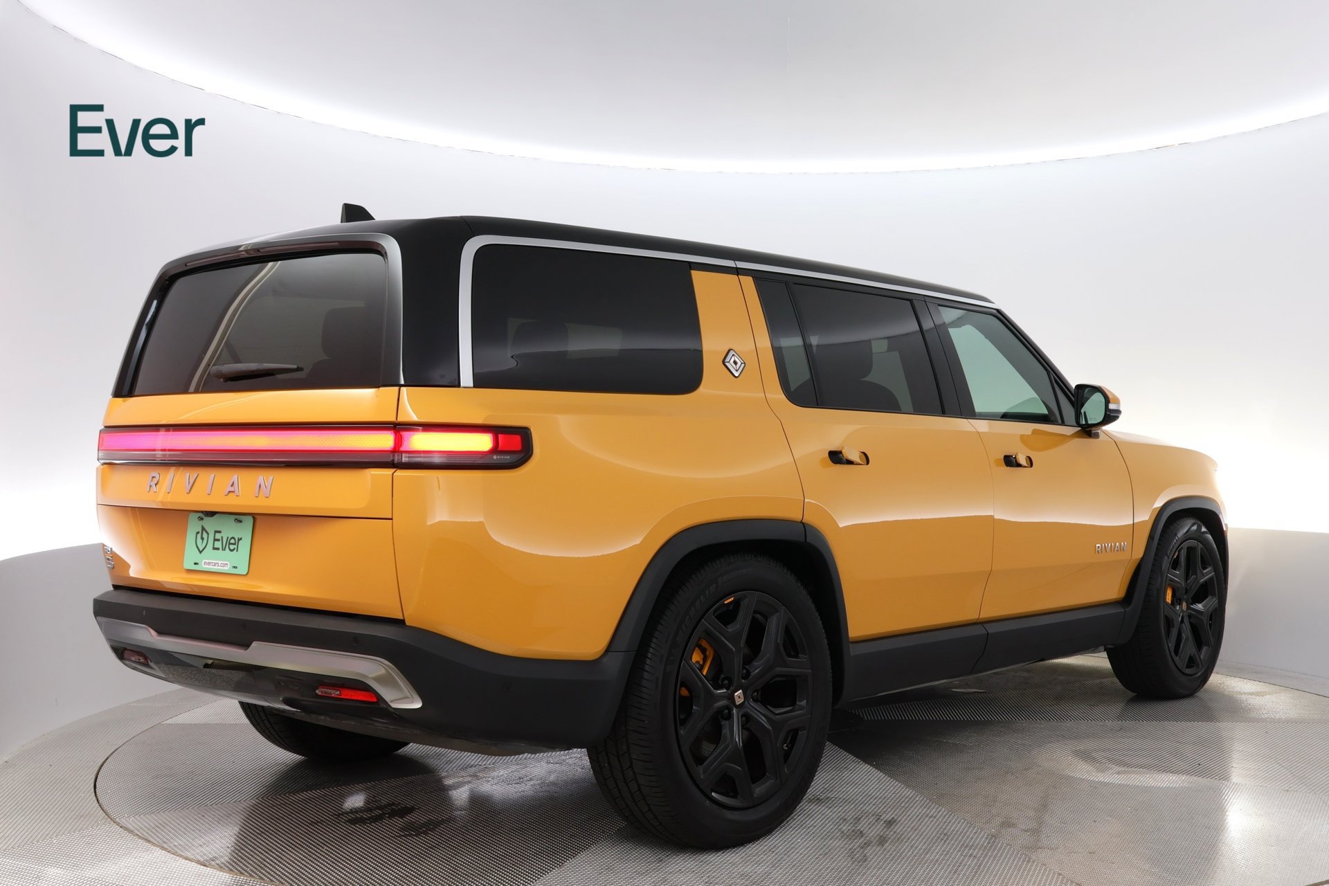 Used 2023 Rivian R1S Adventure Quad AWD/4WD image 3