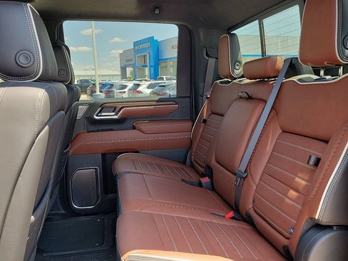Used 2025 GMC Sierra 2500 Denali Ultimate AWD/4WD image 19