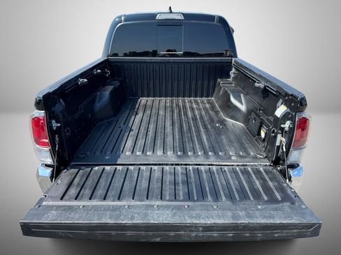 Used 2023 Toyota Tacoma TRD Off-Road image 8