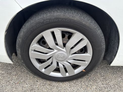 Used 2016 Honda Fit LX image 9