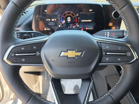 New 2027 Chevrolet Traverse LT w/ Driver Confidence Package FWD image 36