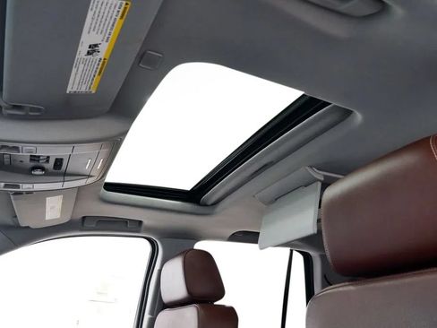 Used 2020 Chevrolet Tahoe Premier w/ Premier Plus Edition AWD/4WD image 38