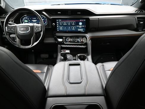 Used 2022 GMC Sierra 1500 AT4 w/ AT4 Premium Package AWD/4WD image 14