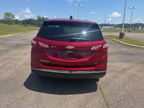 Used 2019 Chevrolet Equinox LT w/ Driver Convenience Package FWD image 9