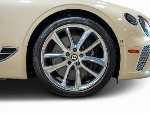 Used 2020 Bentley Continental GT image 21