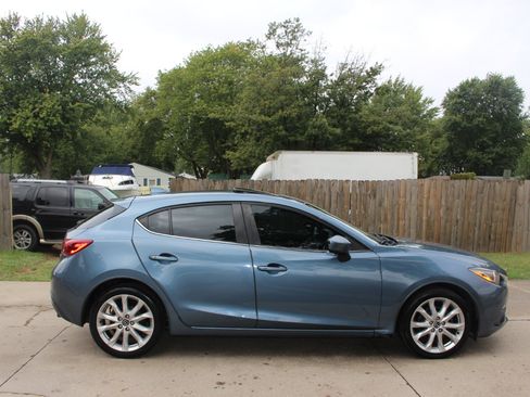 Used 2015 MAZDA MAZDA3 s Grand Touring image 11