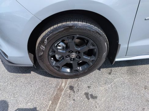 Certified 2025 Toyota Sienna XLE Woodland Edition AWD/4WD image 27
