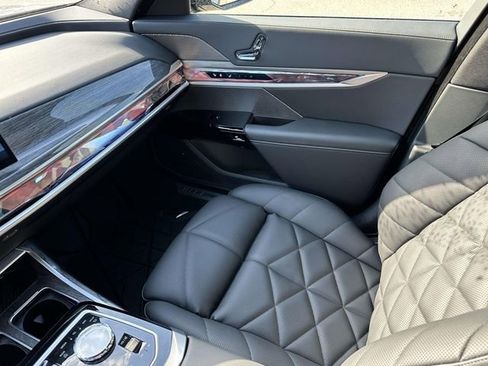 Used 2026 BMW 740i xDrive AWD/4WD image 37