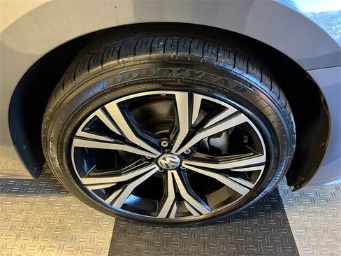 Used 2021 Volkswagen Passat 2.0T SE image 7