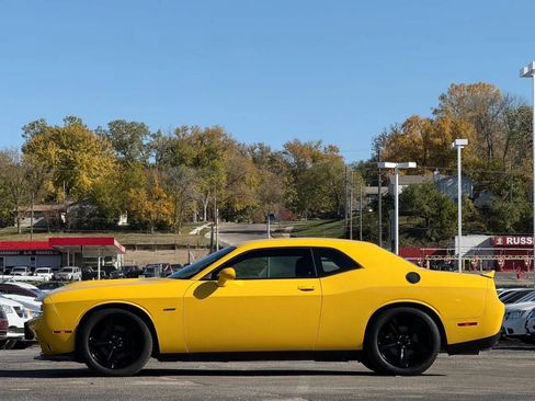 Used 2019 Dodge Challenger R/T image 6