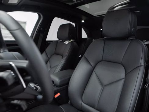 Used 2026 Porsche Macan S AWD/4WD image 5