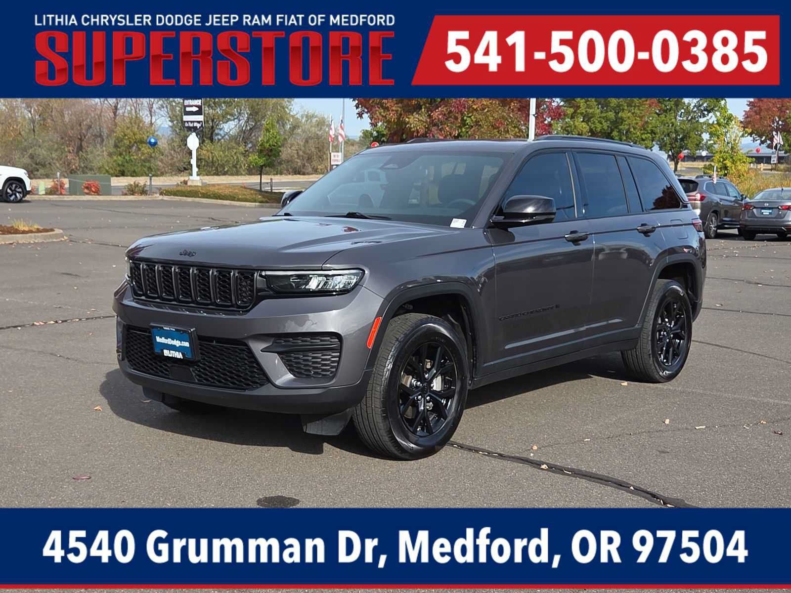 Used 2024 Jeep Grand Cherokee Altitude AWD/4WD image 1