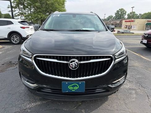 Used 2019 Buick Enclave Essence AWD/4WD image 2