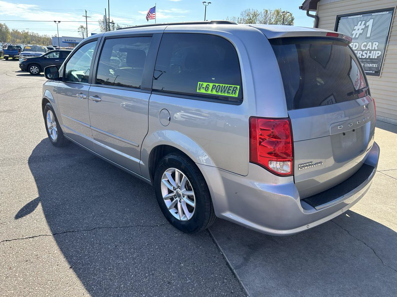 Used 2016 Dodge Grand Caravan SXT w/ Rear Park Assist Package FWD image 7