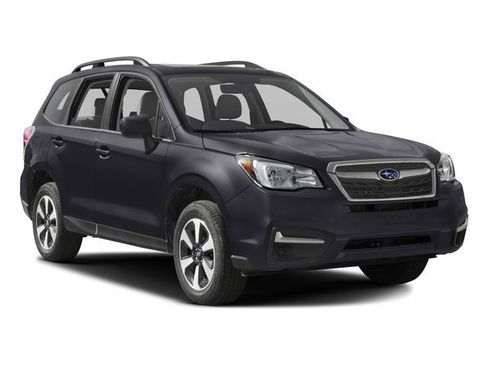 Used 2017 Subaru Forester 2.5i Premium w/ All-Weather Package AWD/4WD image 9
