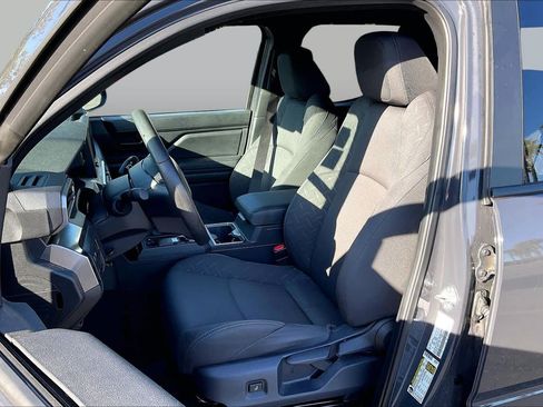 Certified 2025 Toyota Tacoma SR5 AWD/4WD image 7