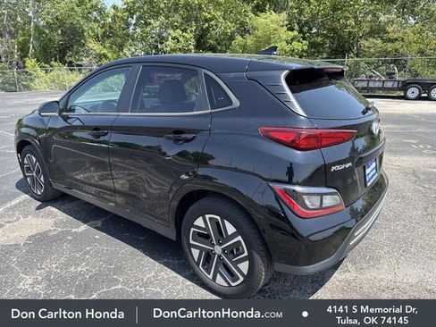 Used 2023 Hyundai Kona SE w/ Cargo Package FWD image 6