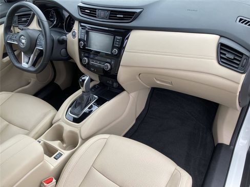 Used 2020 Nissan Rogue SL image 32