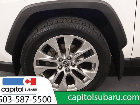 Used 2019 Toyota RAV4 XLE Premium w/ All Weather Liner Package AWD/4WD image 9
