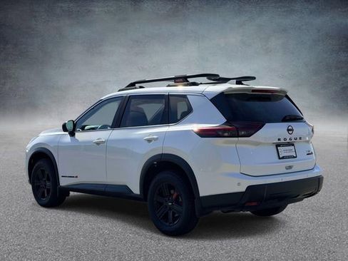 Used 2025 Nissan Rogue SV image 6