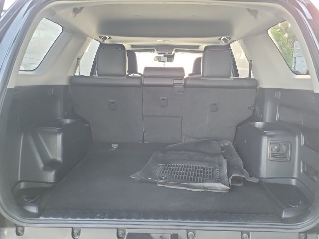Used 2022 Toyota 4Runner SR5 Premium w/ Moonroof Package AWD/4WD image 5
