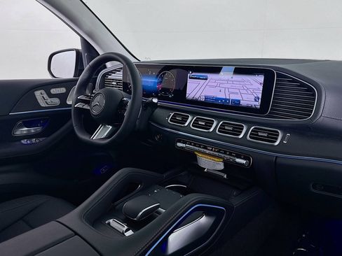 New 2026 Mercedes-Benz GLS 450 4MATIC image 16