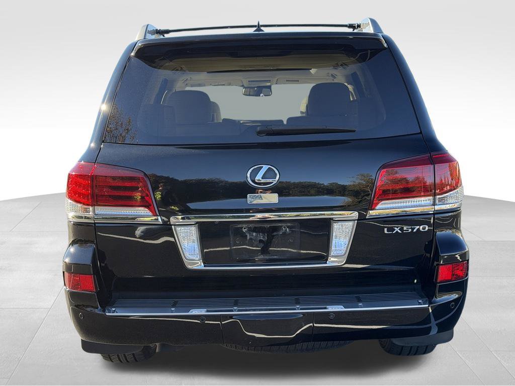 Used 2015 Lexus LX 570 4WD w/ Luxury Package image 6