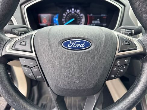 Used 2019 Ford Fusion SE image 20