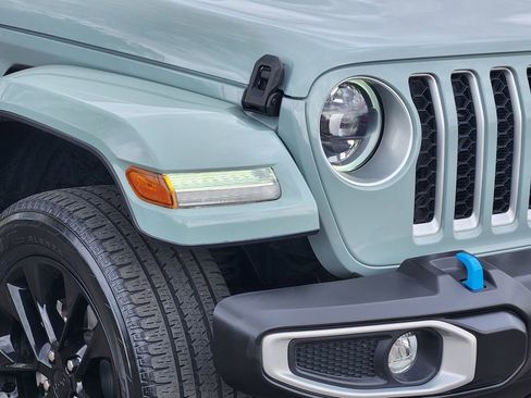 Used 2023 Jeep Wrangler Unlimited Sahara w/ Cold Weather Group image 28