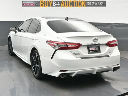 Used 2019 Toyota Camry XSE FWD image 4