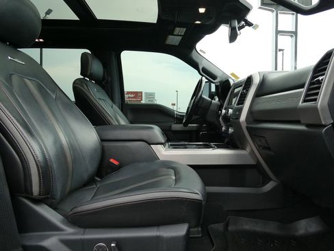 Used 2021 Ford F350 Platinum image 14