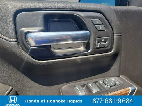Used 2019 Chevrolet Silverado 1500 High Country w/ Technology Package AWD/4WD image 11