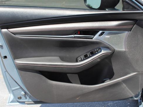 Used 2022 MAZDA MAZDA3 s image 16