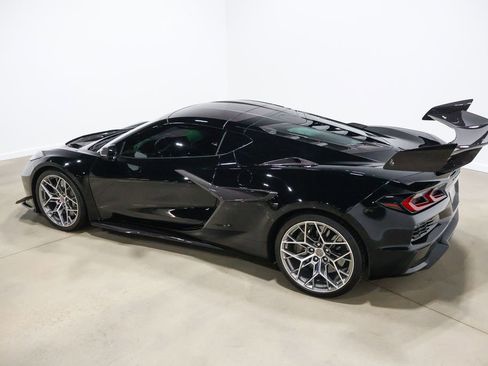 Used 2026 Chevrolet Corvette ZR1 w/ ZR1 Carbon Fiber Aero Package image 22