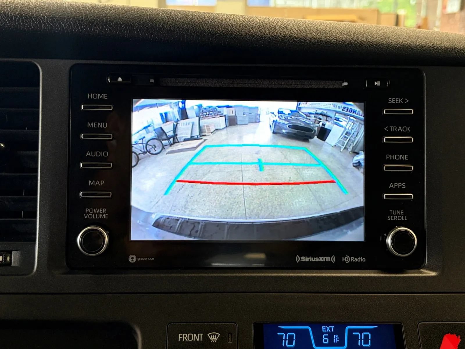 Used 2020 Toyota Sienna LE FWD image 33