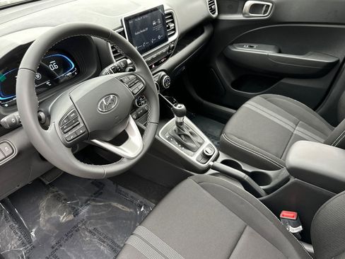 New 2025 Hyundai Venue SEL image 10