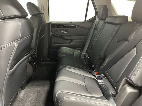 New 2025 Honda Pilot Touring image 19