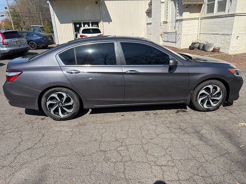 Used 2017 Honda Accord EX-L image 8