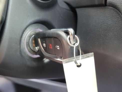 Used 2022 Toyota RAV4 LE AWD/4WD image 28