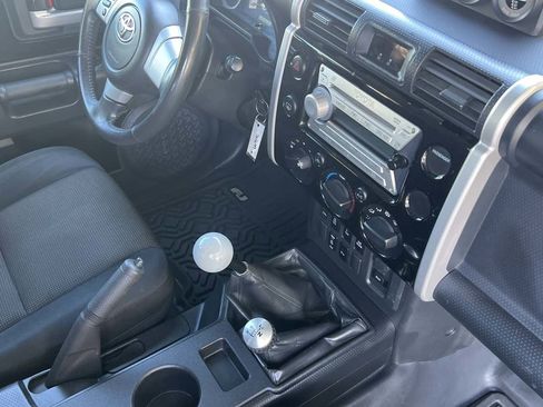 Used 2008 Toyota FJ Cruiser 4WD image 25