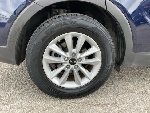 Used 2020 Kia Sorento LX image 8