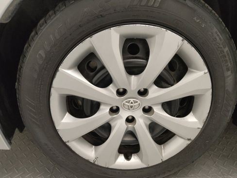 Used 2024 Toyota Corolla LE image 31