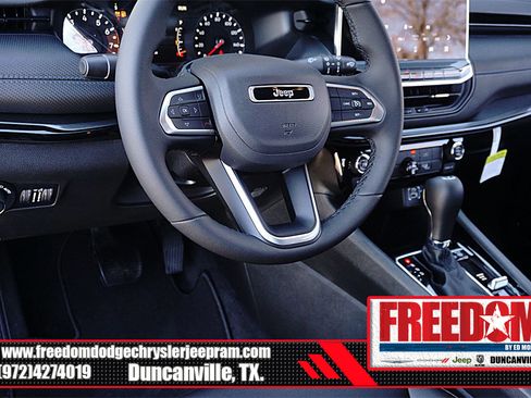 New 2026 Jeep Compass Latitude image 25