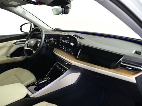 Used 2025 Audi Q5 Premium Plus image 24