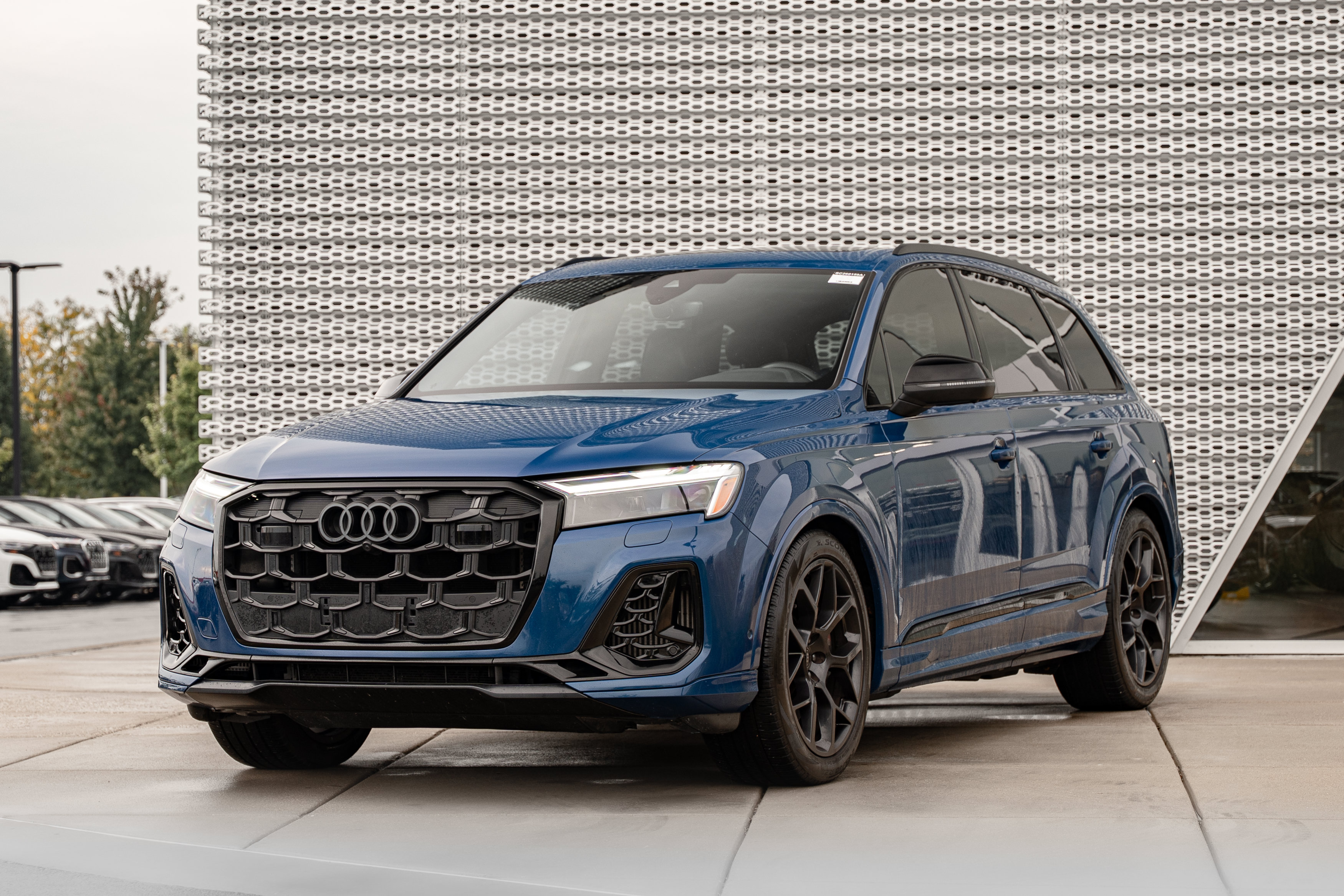 Used 2025 Audi SQ7 Premium Plus AWD/4WD image 7