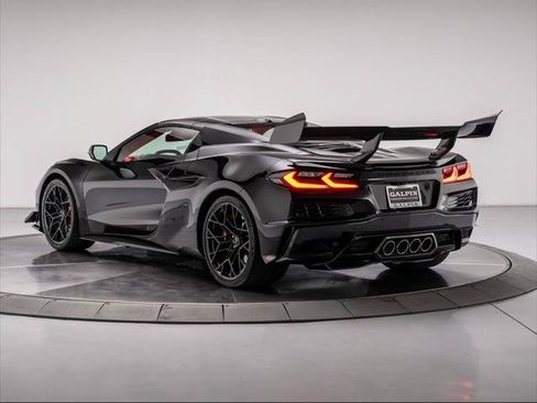 Used 2026 Chevrolet Corvette ZR1 w/ ZR1 Carbon Fiber Aero Package RWD image 13