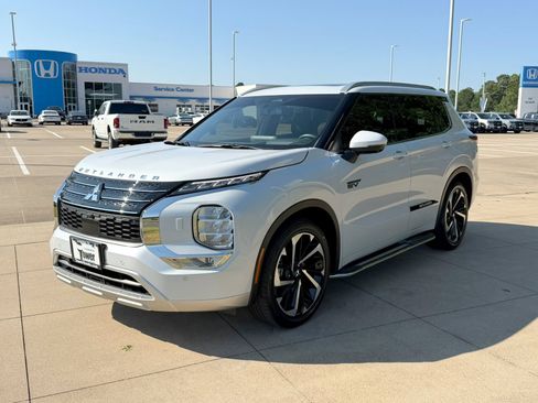 Used 2024 Mitsubishi Outlander SEL AWD/4WD image 3